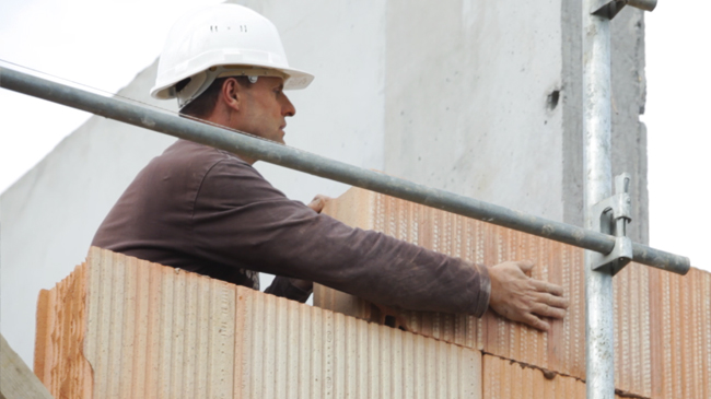 Apprenez en quoi les matériaux Terre Cuite améliorent le confort de vie des ouvriers sur un chantier